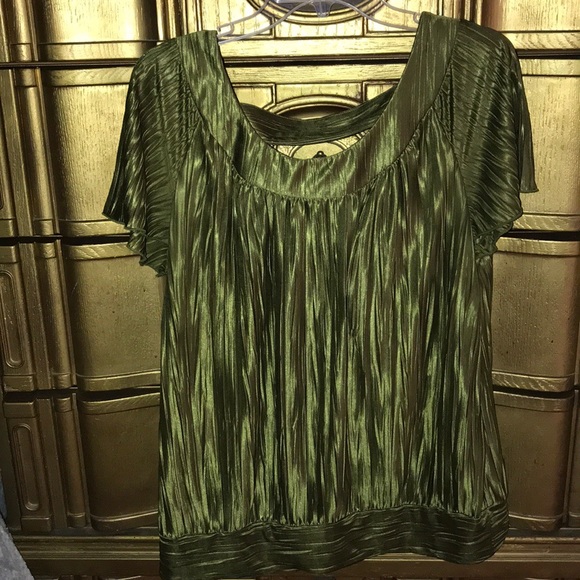 AGB Tops - *OFFER?*Absolutely Beautiful Olive “ABG” Blouse 💚